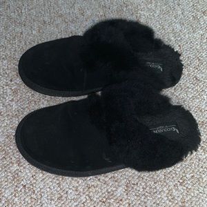 Black UGG slipper shoes Womens size 7